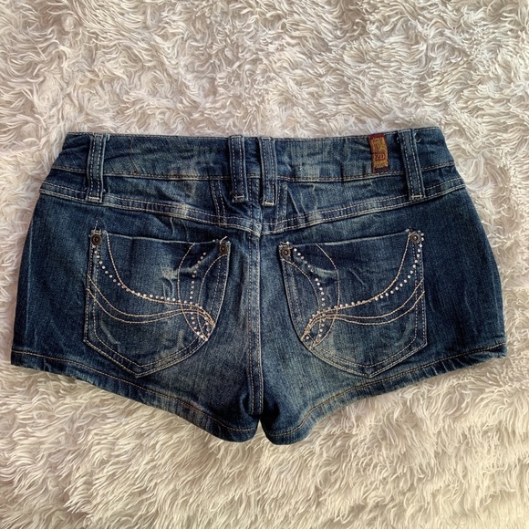 VINTAGE DENIM SHORTS - Picture 3 of 4